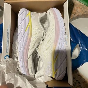 Hokas size 6